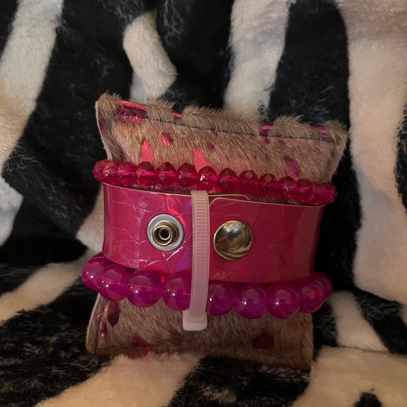 Magenta Hologram Leather Hair on Hide Stack - Picture 2 of 2